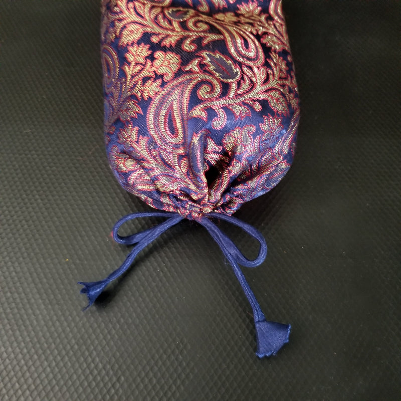 Silk cervical neck rest in dark blue — Eight Meridian